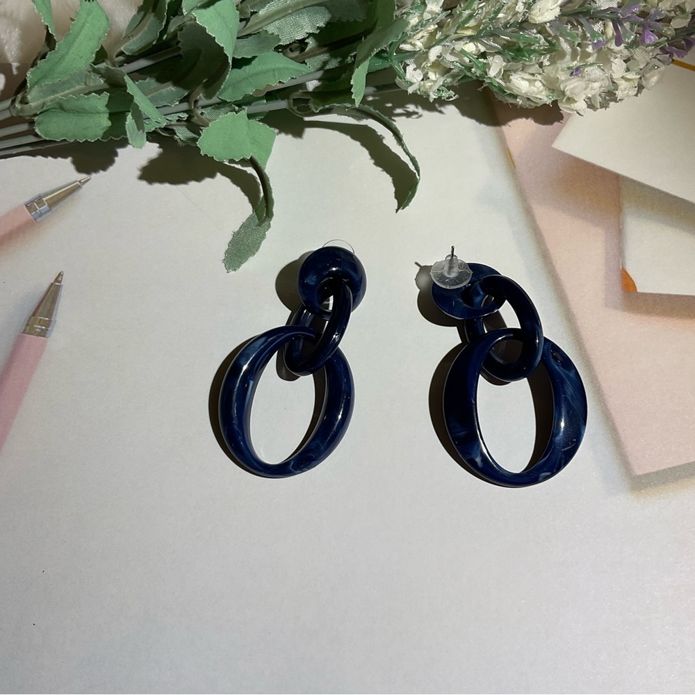NWT blue dangle earrings - Picture 5 of 5
